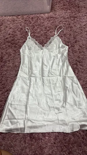 White night gown Size M thumbnail 1
