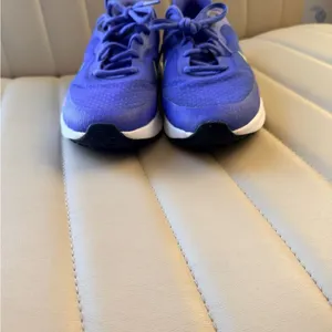 Nike Purple Sneakers 5Y Womens 6.5 Revolution 7 (GS) road running shoes thumbnail 8