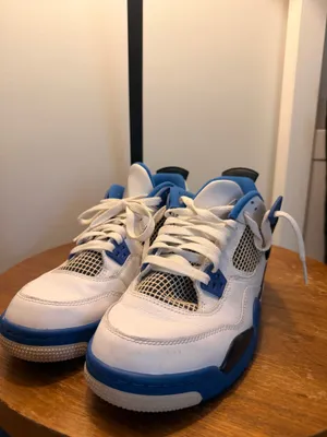 Air Jordan Retro 4 thumbnail 4