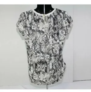 ladies H&M top size 4 with no stains thumbnail 2