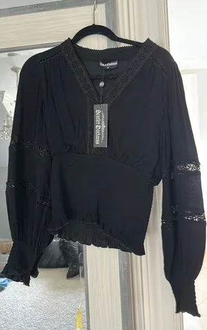 Black flowy top thumbnail 1