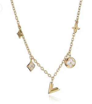 Iconic Clover Pendant Bold Chain Necklace thumbnail 1
