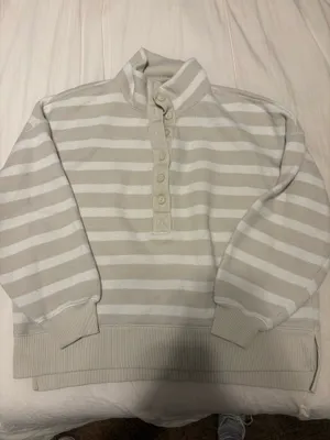 American Eagle Sweater thumbnail 1