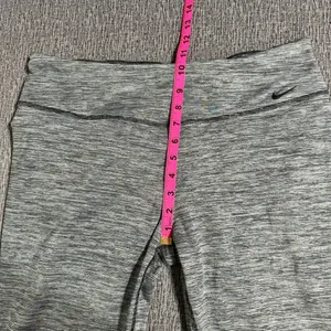 Nike Women’s Cropped Leggings thumbnail 9