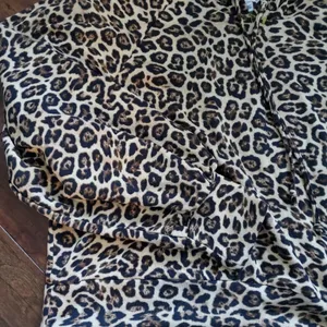 Crop style hoodie size medium in leopard print with wide sleeves by love fire thumbnail 3