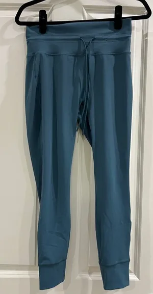 ✨ Vuori Performance Cropped Jogger Leggings – Teal Blue – Size L ✨ thumbnail 1