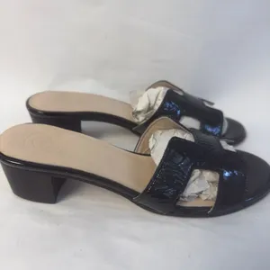Black Patent Slip thumbnail 2