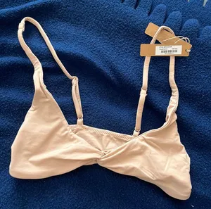 SKIMS Fits Everybody Skimpy Scoop Bralette thumbnail 4