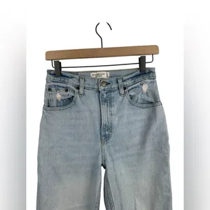 Abercrombie 90s Straight Ultra High Rise Distressed Jeans 26 short 2S Light Wash thumbnail 4