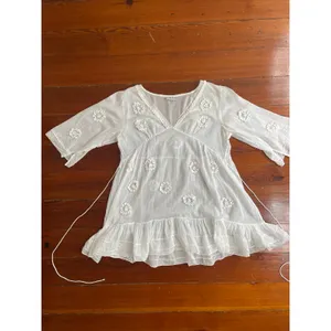 Antica Sartoria White Cotton Gauze Floral Applique Boho Cover Up Free Size (M/L) thumbnail 3