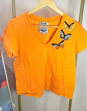 Size M Vintage Brazilian Orange Butterfly Embroidered tee thumbnail 1
