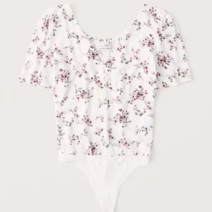 Abercrombie & Fitch White and Pink Floral Puff Sleeve‎ Bodysuit thumbnail 1