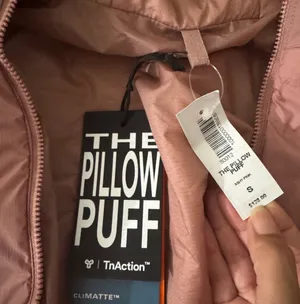Aritzia The Pillow Puff Tna Action Ashy Pink thumbnail 2