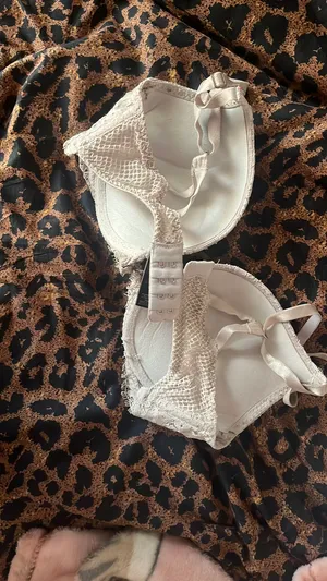 Victoria's Secret Bra thumbnail 2