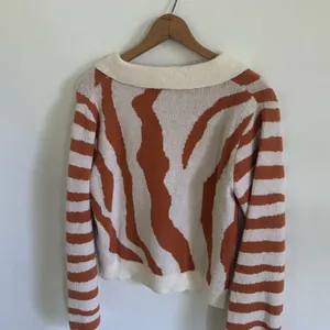 NWT STORIA Zebra Crop Sweater thumbnail 11