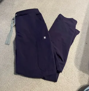 FIGS Scrub Pants thumbnail 1