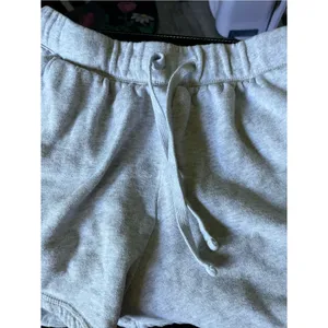 Old Navy Fleece Lounge Shorts Heather Gray Bear Logo Drawstring Pockets Sz M thumbnail 4