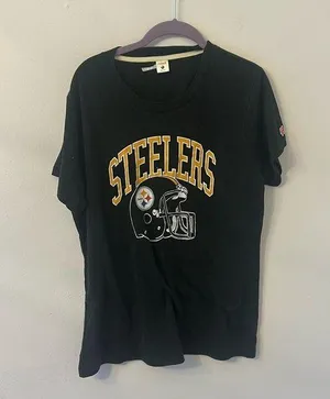 Homage Women’s Gray Pittsburgh Steelers Helmet Single Stitch Shirt Size XL thumbnail 1
