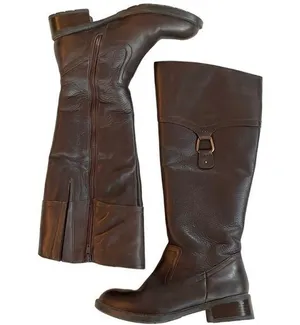 EUC Clarks Leather Boots thumbnail 1