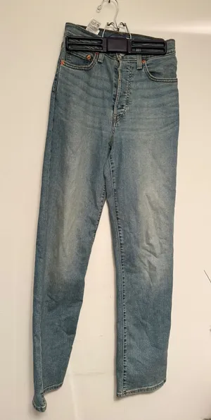 Levis Ribcage Straight Leg Jeans Womens 26x32 Medium Wash Blue Ultra High Rise‎ thumbnail 1
