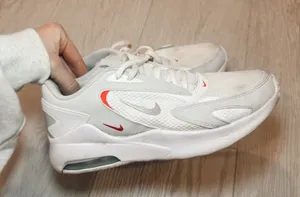 Nike sneakers 8.5 thumbnail 1