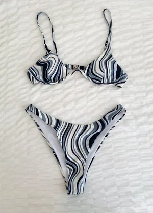 Adorable Bikini Set! Multiple Size M thumbnail 1