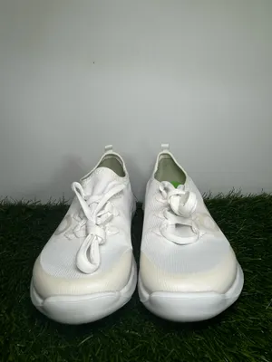 OOFOS Lightweight Comfort Shoes White Cream Women’s Size 5 thumbnail 2