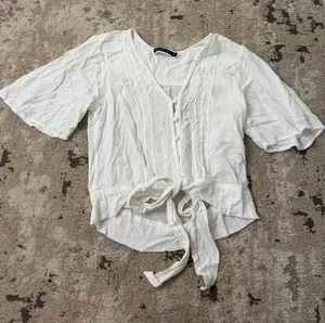 Abercrombie & Fitch White Front Tie Top Size XS thumbnail 1