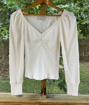 LOFT Women's White V-Neck Textured Long Sleeve Top Size M thumbnail 1
