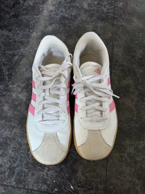 Adidas women’s sneakers thumbnail 2