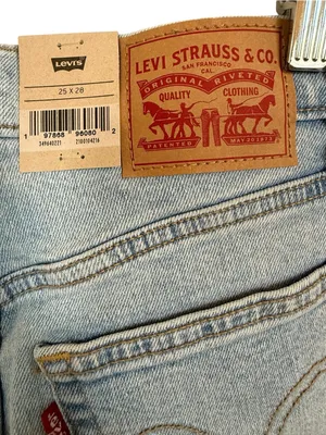 Levi’s NWT Wedgie Straight Jeans Women’s 25x28 Light Wash High Rise Denim thumbnail 6