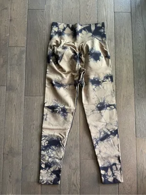Women’s Tie-Dye Leggings in Tan and Black thumbnail 5