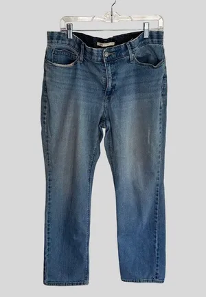 Levi Strauss & Co 525 Women's Perfect Waist Straight Leg Jeans Denim Size 14 thumbnail 4