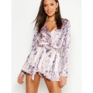 Boohoo Gray Snake Print Ruffle Long Sleeve Surplus Vneck Romper 8 thumbnail 6