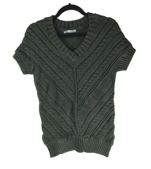 Maurices Olive Green Short Sleeve V-Neck Sweater Size M thumbnail 1