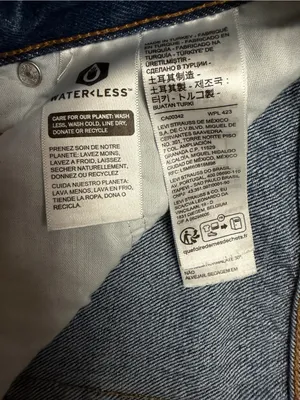 Levi's Women’s 501 Straight Leg Denim Jeans in Medium Blue Wash 26x32 NWT thumbnail 10