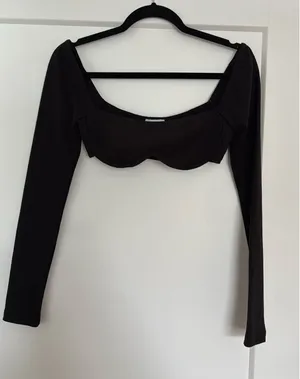 Princess Polly Long Sleeve Crop Black Top thumbnail 1