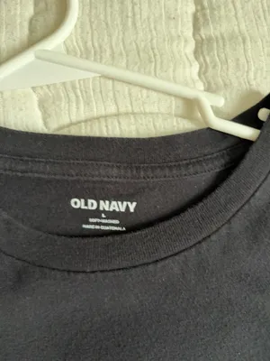Old Navy Graphic Tee thumbnail 3