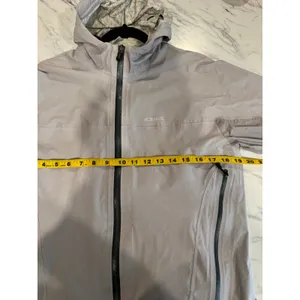 Patagonia Women’s Hooded‎ Windbreaker Jacket Gray Full Zip Pockets Size S thumbnail 8