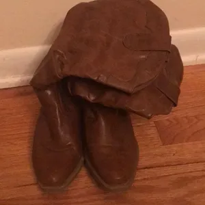 Cowboy boots Size 8.5 thumbnail 1