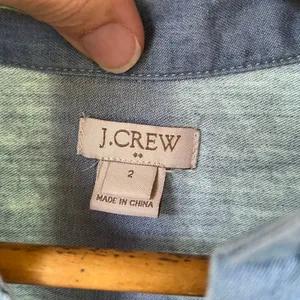 J.Crew Factory Women's Blue Denim Chambray Sleeveless Top Size 2 thumbnail 5