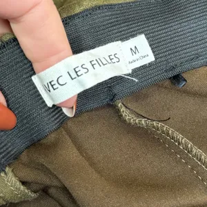 Avec Les Filles Olive Green Faux Suede Slim Pants Split Hem Size Medium thumbnail 2