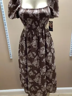 Hint Of Blush Size Medium Women’s Brown Floral Dress Puff Sleeve Open Back. New thumbnail 2