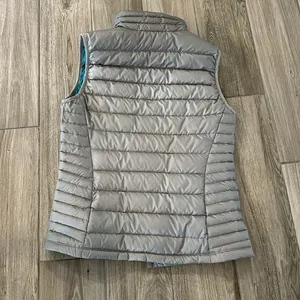 Patagonia Women's Light Gray Vest with Teal Zippers thumbnail 5