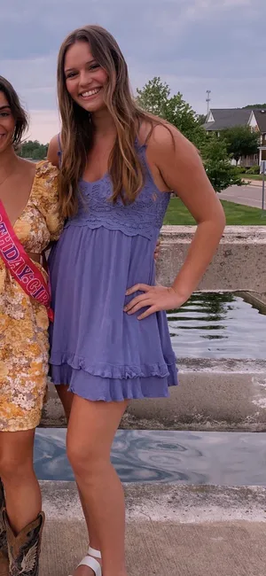 Dress thumbnail 2