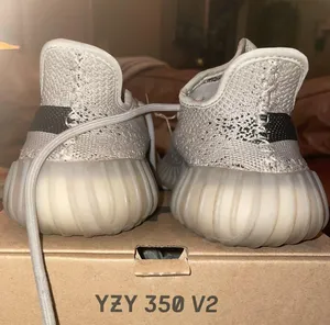 Yeezy 350 Boost V2 thumbnail 3