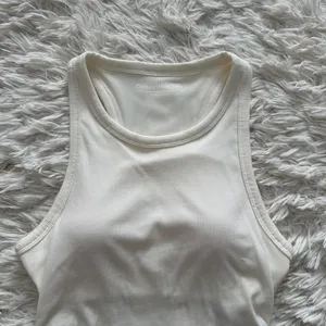 Outdoor Voices Ribbed Racerback Tank XS White Ruched Sides Removable Pads NWOT thumbnail 2