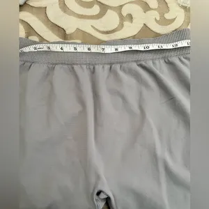 FITATTI compression leggings for workouts size M/L Curvy fit. thumbnail 7