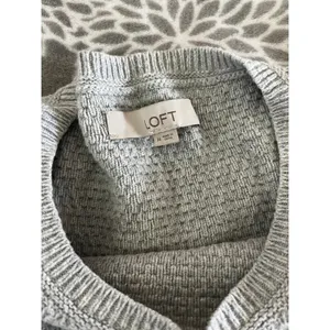 Loft Gray Knit Crew Neck Sweater Medium Elevated Basic Preppy Cozy Minimalist thumbnail 2