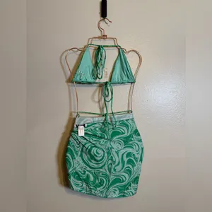 Frankies Bikinis‎ Satin Bikini Set and Sarong in Rainforest thumbnail 3